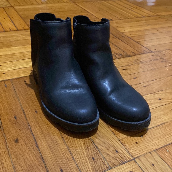 Dr. Scholl’s boots ⭐️ Black ⭐️ Size 7 (runs a little small) - Picture 3 of 4